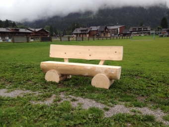 Image Banc en rondin d'épicéa ou sapin